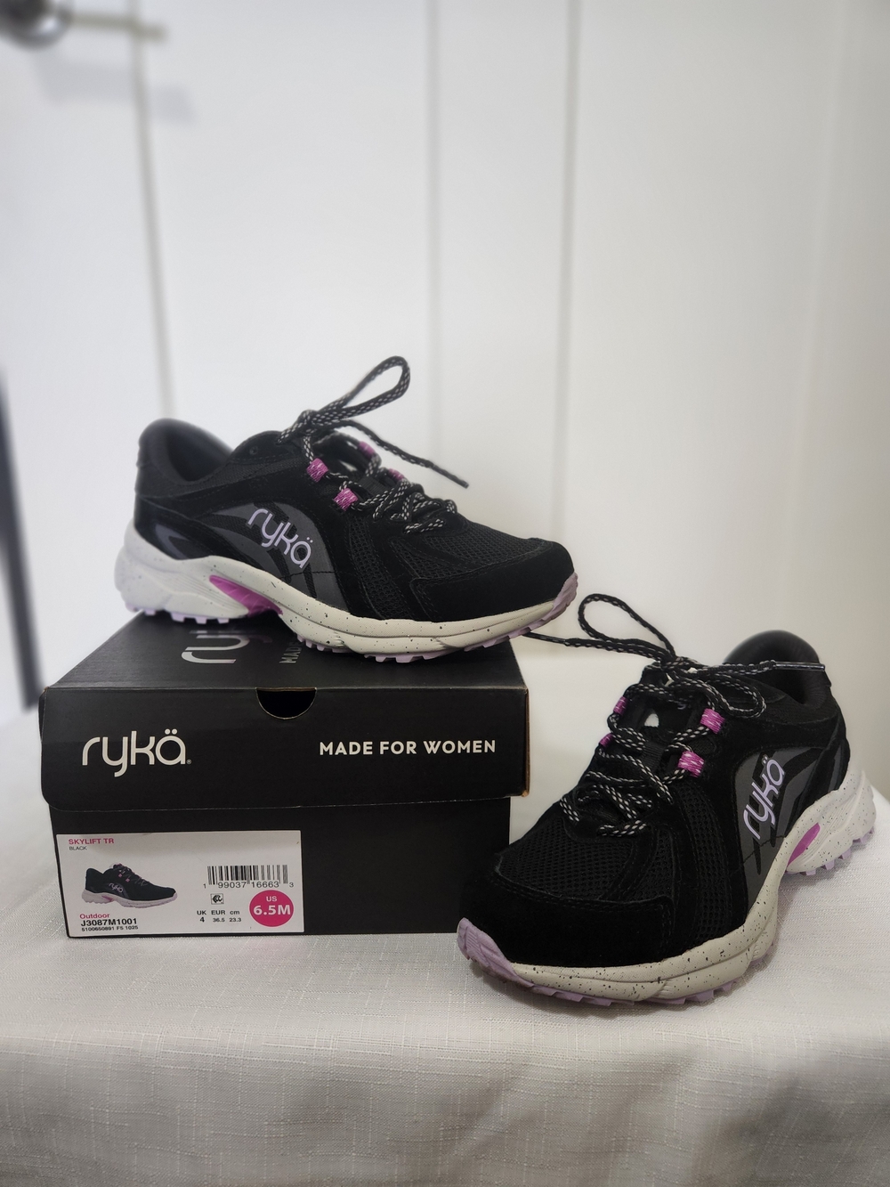 Ryka Black and Purple Sneakers Size 6.5